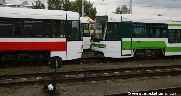 Setkání vyřazených pražských tramvají RT6N2 ev.č.9101, RT6N1 ev.č.9104 a ev.č.9102 v areálu DPOV, a.s. Nymburk | 1.10.2009