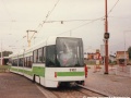 Vůz RT6N1 ev.č.9102 vypravený na linku 11 odbavuje cestující ve výstupní zastávce původní smyčky Černokostelecká. | 30.8.1997