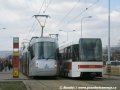 Škodovácké tramvaje 14T nastupovaly a vozy ČKD RT6N1(2) jim předávaly štafetový kolík, který samy nikdy moc nehájily... S elegantními vozy RT6N1(2) se již v ulicích Prahy nikdy nesetkáme... A osud vozů Škoda 14T je v současnosti (srpen 2014) nejasný. | 6.4.2006