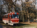 Paprskům podzimního slunce se vystavuje cvičný vůz T3 ev.č.5501 takřka na konci kusé koleje smyčky Výstaviště, v těsném sousedství pražského Planetária | 12.11.2002