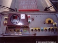 Panel s ovládacími prvky řidiče na stanovišti cvičného vozu T3 ev.č.5505 | červen 2003