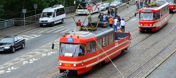 Pracovní vůz T3M ev.č.5572 upravený v roce 1990 z vozu T3 ev.č.6498 je aktuálně využívaný jako mazací tramvaj. | 20.9.2015