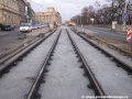 Dokončená tramvajová trať konstrukce W-tram čeká v případě nábřeží kapitána Jaroše na zákryt z velké žulové dlažby. | 1.3.2012